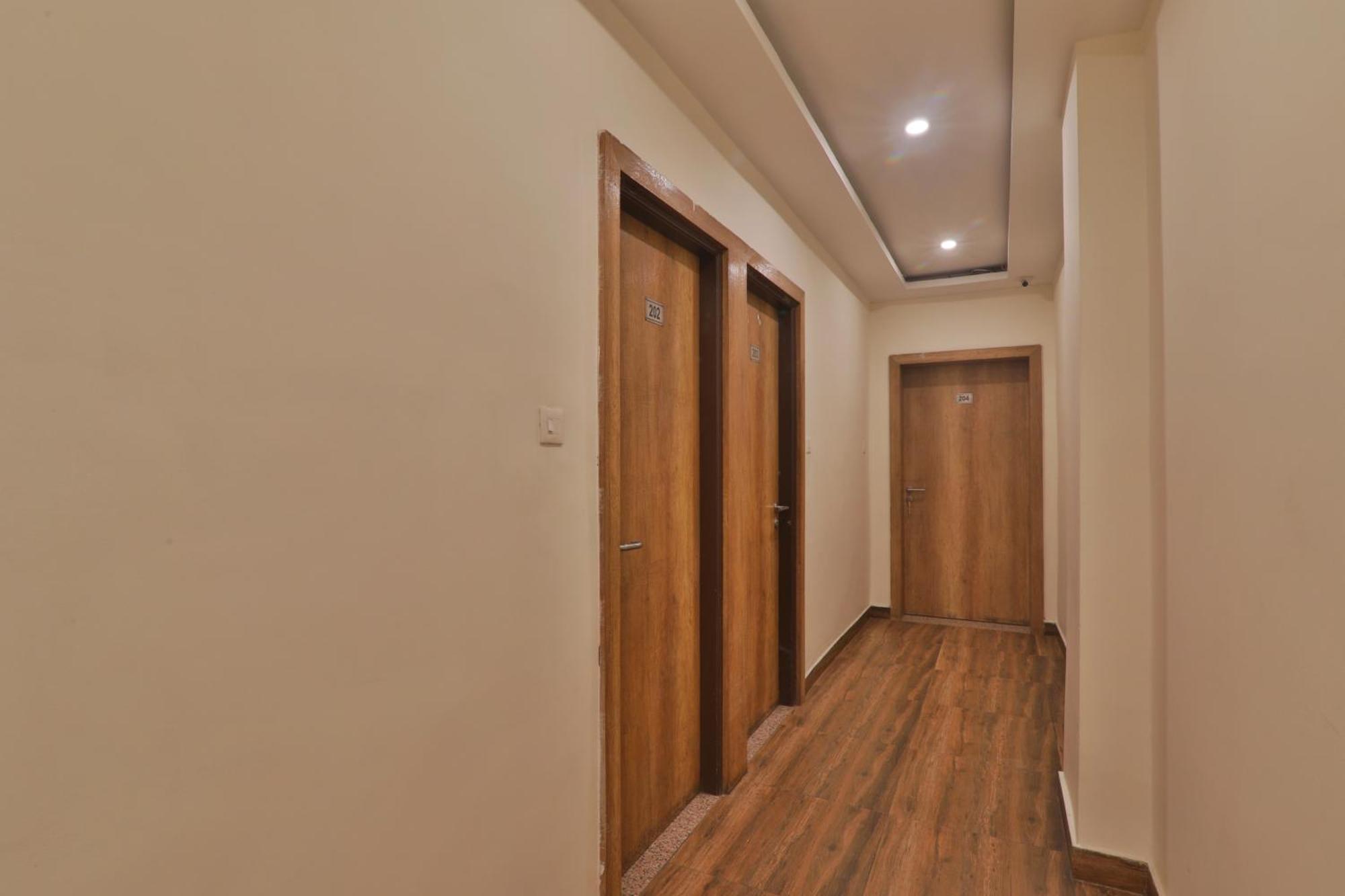 Hotel Janki Inn Sigra 2 Km From Kashi Vishwanath Dham Βαρανάσι Εξωτερικό φωτογραφία